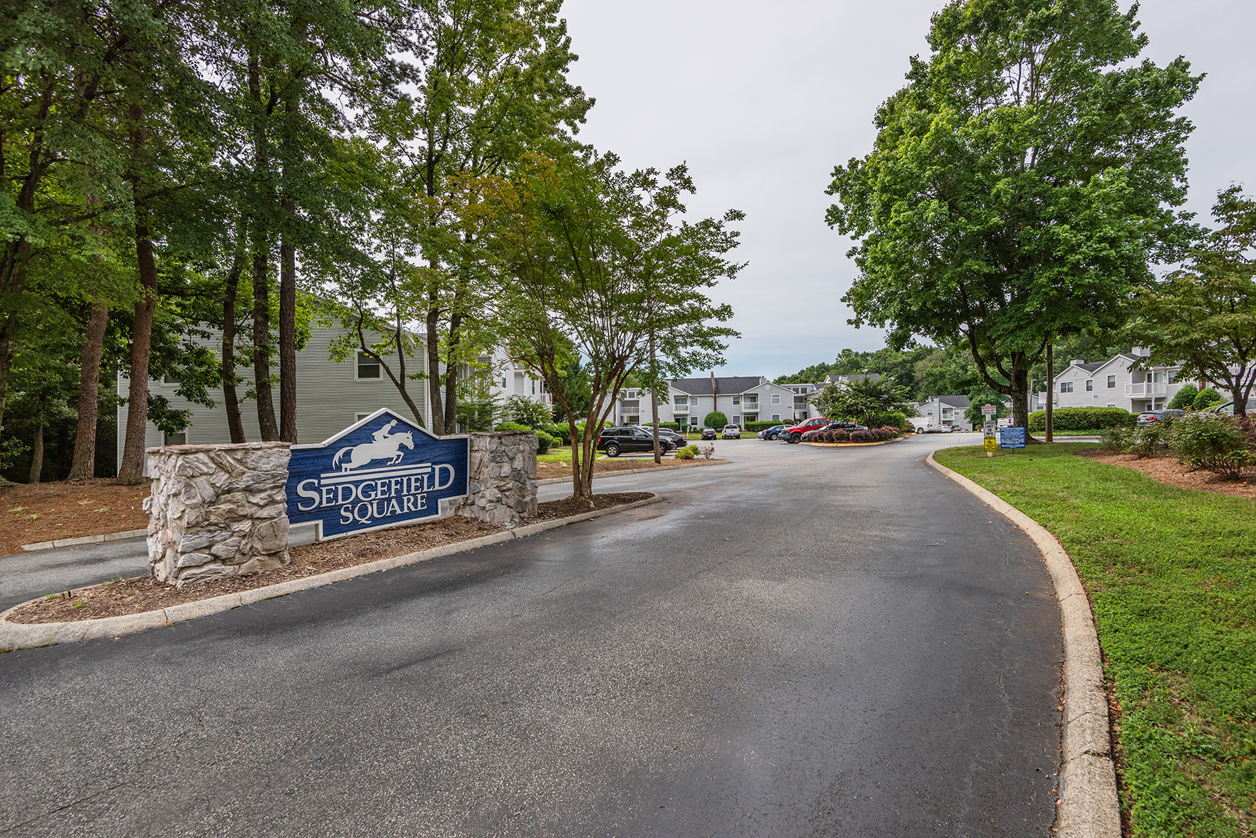 Sedgefield Square The Multifamily Advisory Group at Cushman & Wakefield